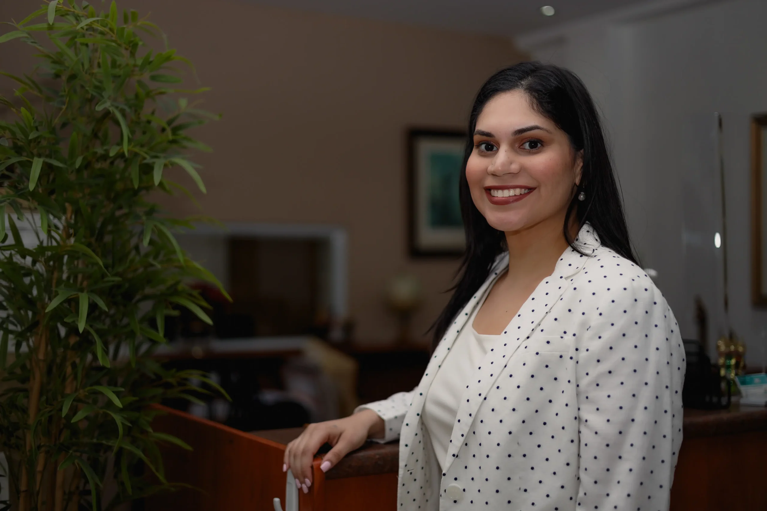 Lcda. Gretchen Rodríguez Pérez en su oficina